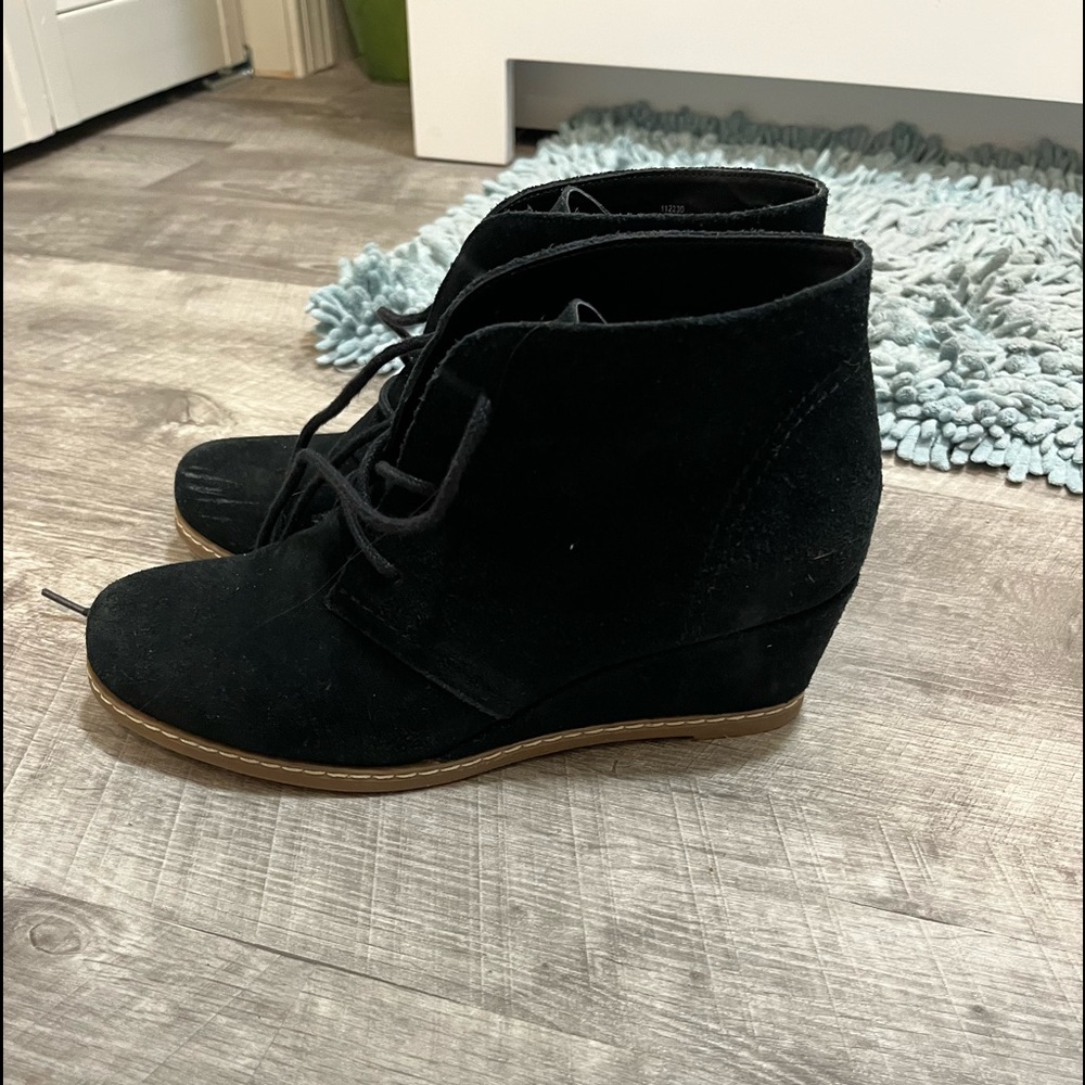 Velvet black booties